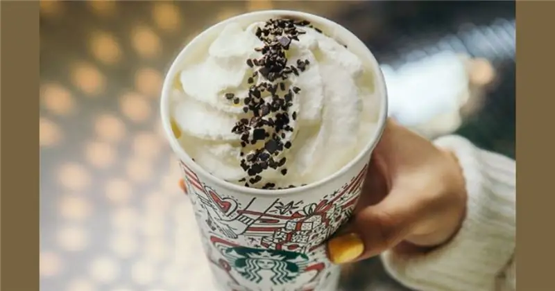 В Starbucks появилась новая коллекция черно-белых мокко к Новому году