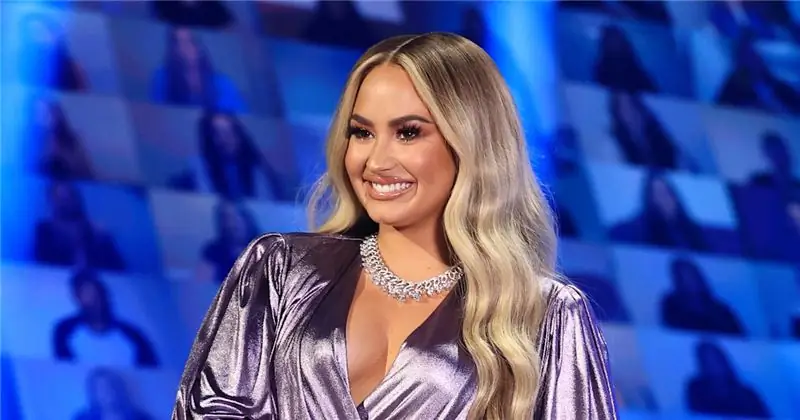 Деми Ловато рассказывает о своей сексуальности в журнале Glamour