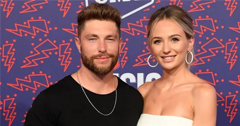 'Bachelor' звезда Лорен Бушнелл помолвлена с кантри-певцом Крисом Лейном