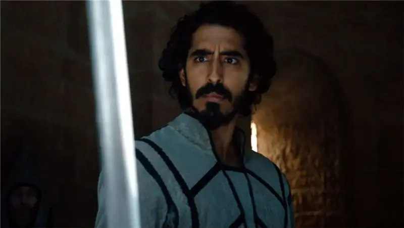 Голова Дева Пателя горит в тизер-трейлере A24 к «Зеленому рыцарю»