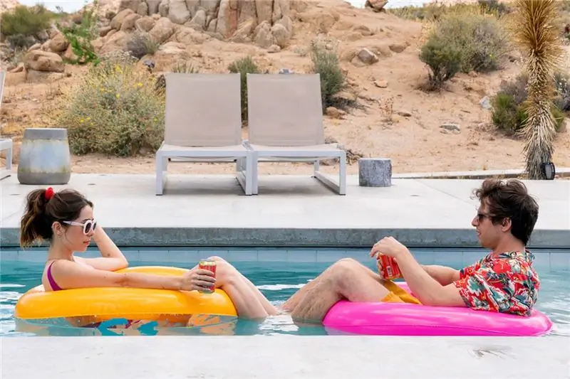 Палм-Спрингс Энди Сэмберга получил официальный трейлер от Hulu