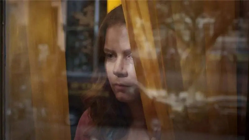 Эми Адамс «Женщина в окне» отправится на Netflix