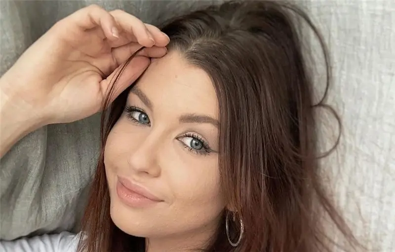 EnjoyPhoenix: YouTuber появляется в возрасте 6 лет, интернет-пользователи не узнают ее