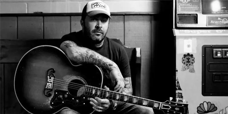 Аарон Льюис Собственный капитал: Вики, женат, семья, свадьба, зарплата, братья и сестры