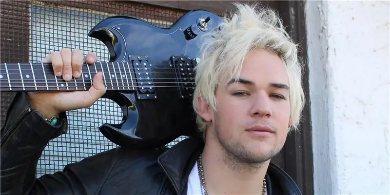 Джеймс Дурбин Собственный капитал: Вики, женат, семья, свадьба, зарплата, братья и сестры