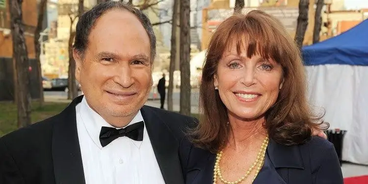 Марсия Страссман Собственный капитал: Вики, В браке, Семья, Свадьба, Заработная плата, Братья и сестры