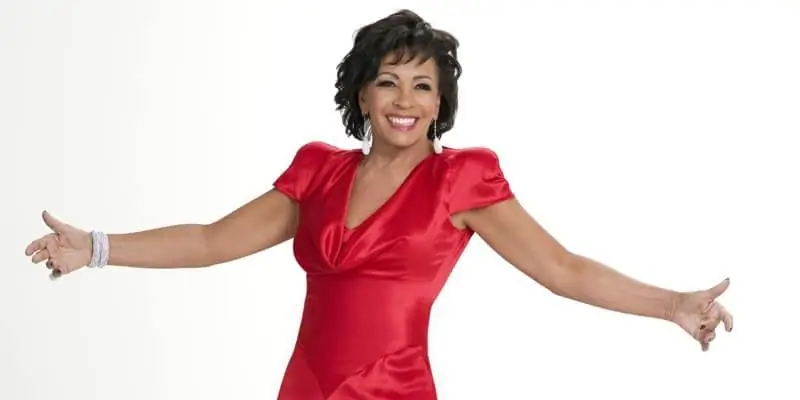 Состояние Ширли Бэсси: Вики, В браке, Семья, Свадьба, Заработная плата, Братья и сестры