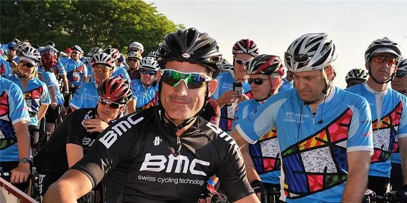 Джордж Хинкапи Собственный капитал: Вики, женат, семья, свадьба, зарплата, братья и сестры