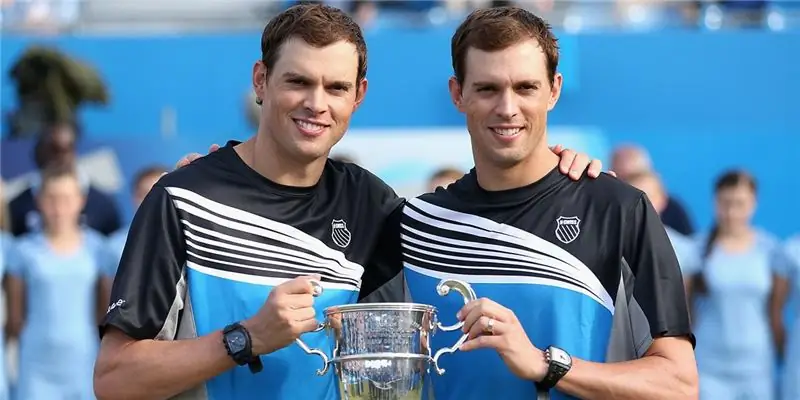 Майк Брайан Чистая стоимость: Вики, женат, семья, свадьба, зарплата, братья и сестры