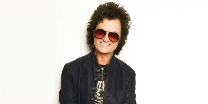 Гленн Хьюз Собственный капитал: Вики, женат, семья, свадьба, зарплата, братья и сестры