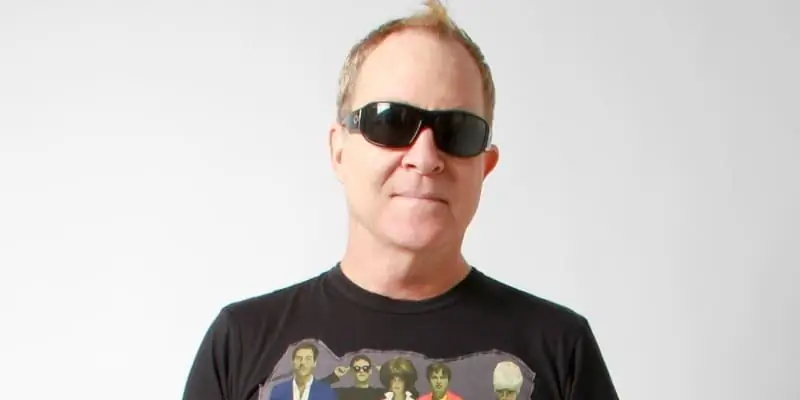 Фред Шнайдер Чистая стоимость: Вики, женат, семья, свадьба, зарплата, братья и сестры