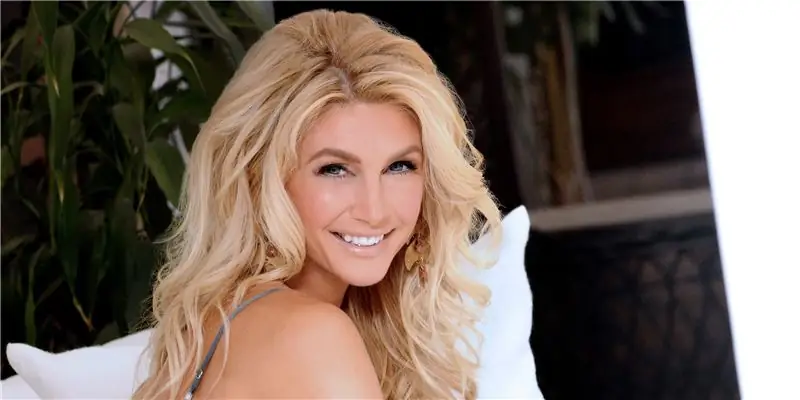 Бранд Родерик Чистая стоимость: Вики, Женат, Семья, Свадьба, Заработная плата, Братья и сестры