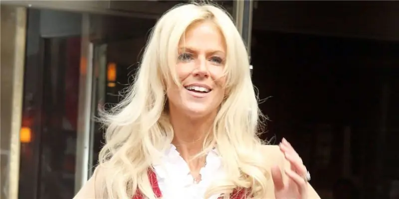 Мишель Салахи Собственный капитал: Вики, В браке, Семья, Свадьба, Заработная плата, Братья и сестры