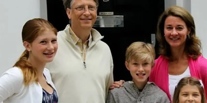 Рори Джон Гейтс Собственный капитал: Вики, Женат, Семья, Свадьба, Заработная плата, Братья и сестры