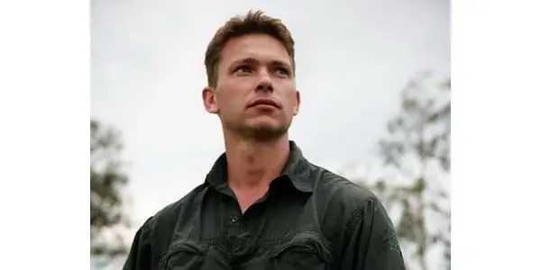 Юджин Кассон Собственный капитал: Вики, женат, семья, свадьба, зарплата, братья и сестры