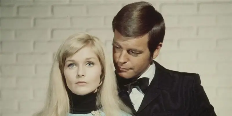 Кэрол Линли Чистая стоимость: Вики, В браке, Семья, Свадьба, Заработная плата, Братья и сестры