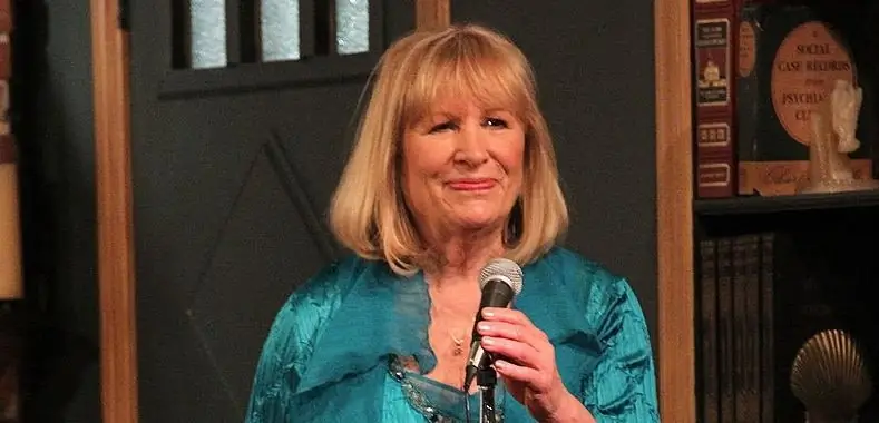 Кристина Кроуфорд Чистая стоимость: Вики, Замужем, Семья, Свадьба, Заработная плата, Братья и сестры