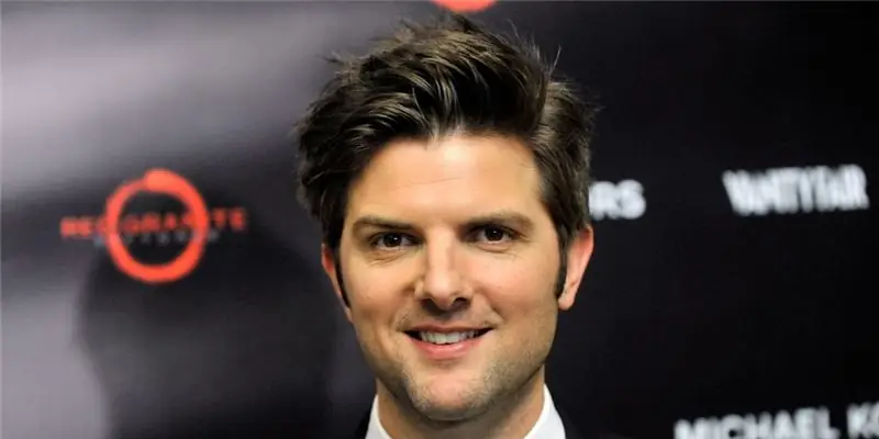 Адам Скотт Чистая стоимость: Wiki, женат, семья, свадьба, зарплата, братья и сестры