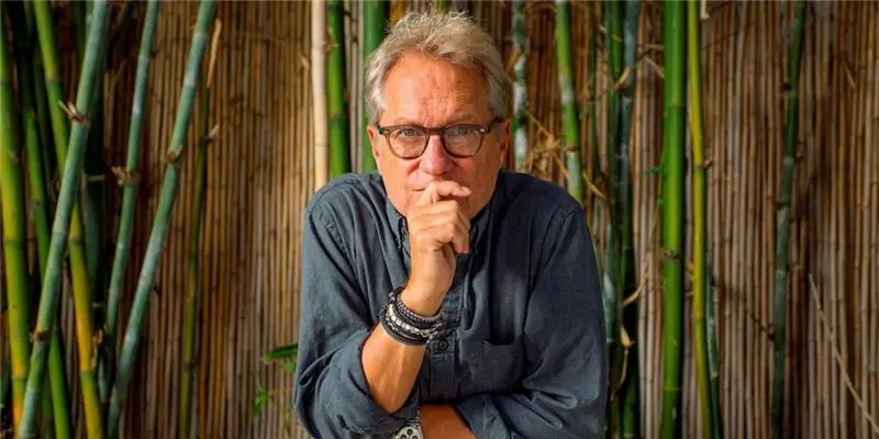 Джерри Бекли Чистая стоимость: вики, женат, семья, свадьба, зарплата, братья и сестры