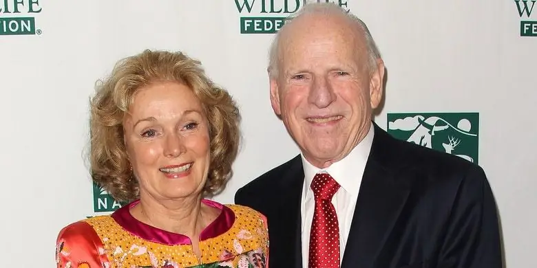 Иветт Мимье Собственный капитал: Вики, В браке, Семья, Свадьба, Заработная плата, Братья и сестры