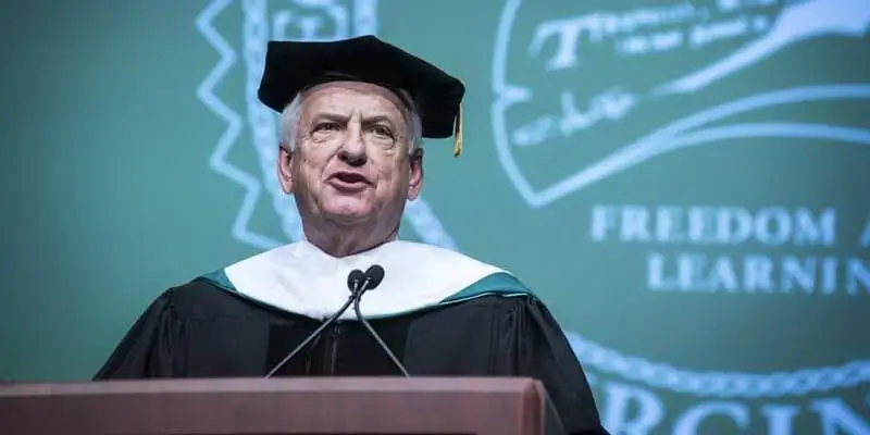 Состояние Тони Красиво: Вики, Женат, Семья, Свадьба, Заработная плата, Братья и сестры