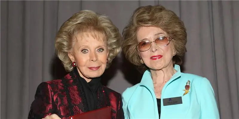 Лили Сафра Чистая стоимость: Вики, Замужем, Семья, Свадьба, Заработная плата, Братья и сестры