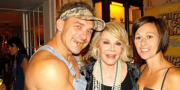 Джона Уайт Чистая стоимость: Вики, Женат, Семья, Свадьба, Заработная плата, Братья и сестры