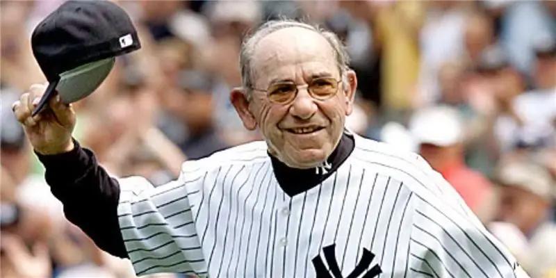 Йоги Берра Чистая стоимость: Вики, женат, семья, свадьба, зарплата, братья и сестры