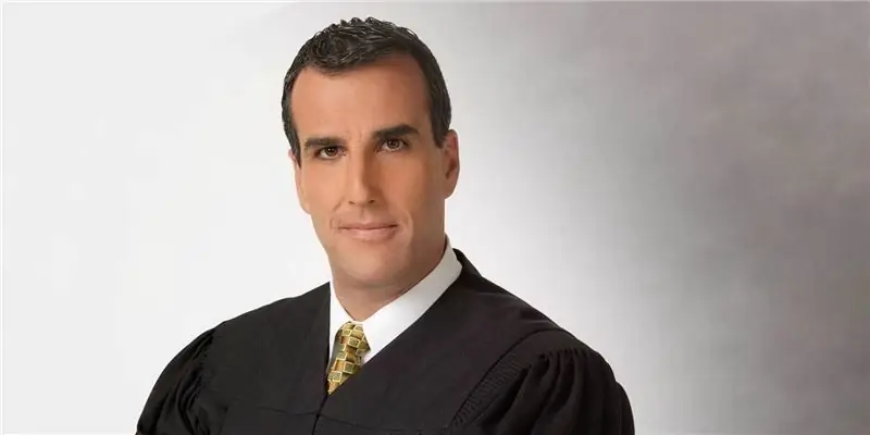 Судья Алекс Феррер Собственный капитал: Вики, женат, семья, свадьба, зарплата, братья и сестры