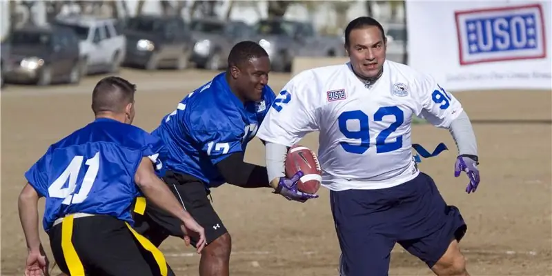 Тони Касильяс Собственный капитал: Вики, женат, семья, свадьба, зарплата, братья и сестры