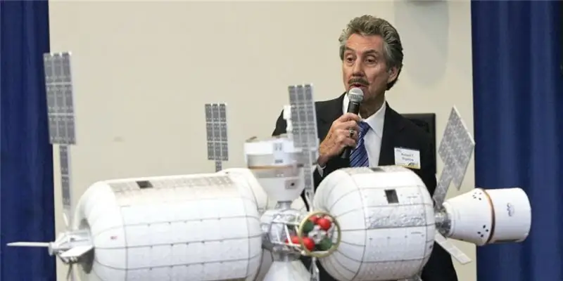 Чистая стоимость Роберта Бигелоу: Вики, женат, семья, свадьба, зарплата, братья и сестры