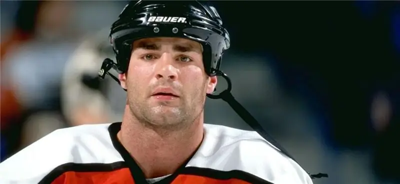 Эрик Линдрос Чистая стоимость: Вики, женат, семья, свадьба, зарплата, братья и сестры