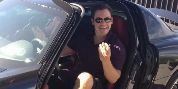 Тимоти Сайкс Чистая стоимость: Вики, женат, семья, свадьба, зарплата, братья и сестры