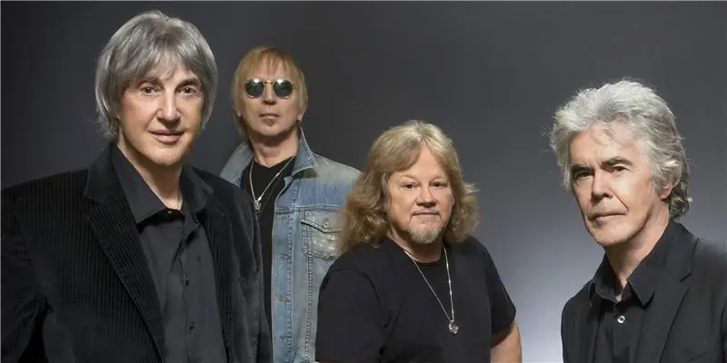 Дэнни Хаттон Собственный капитал: Вики, женат, семья, свадьба, зарплата, братья и сестры