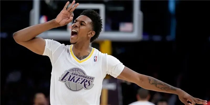 Ник Янг Собственный капитал: Вики, Женат, Семья, Свадьба, Заработная плата, Братья и сестры