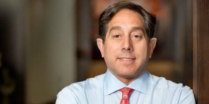 Состояние Уоррена Лихтенштейна: Вики, В браке, Семья, Свадьба, Заработная плата, Братья и сестры