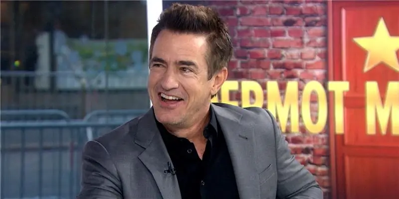 Дермот Малруни Собственный капитал: Вики, женат, семья, свадьба, зарплата, братья и сестры