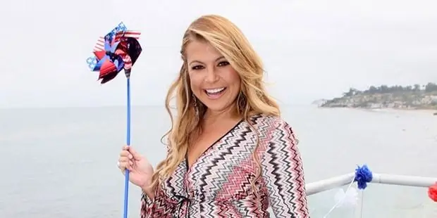 Дана Уилки Собственный капитал: Вики, В браке, Семья, Свадьба, Заработная плата, Братья и сестры