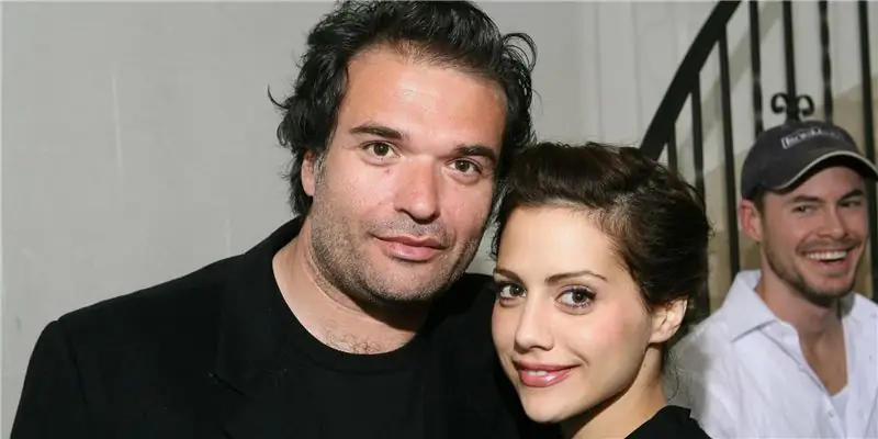 Саймон Монджек Собственный капитал: Вики, женат, семья, свадьба, зарплата, братья и сестры