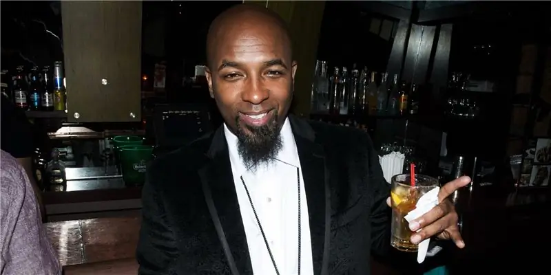 Tech N9ne Чистая стоимость: вики, женат, семья, свадьба, зарплата, братья и сестры