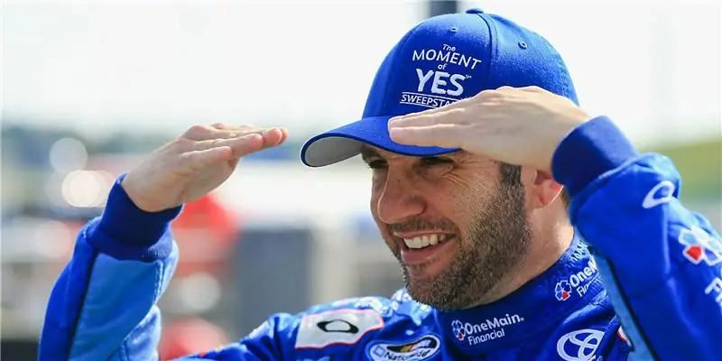 Собственный капитал Эллиотта Сэдлера: Вики, женат, семья, свадьба, зарплата, братья и сестры