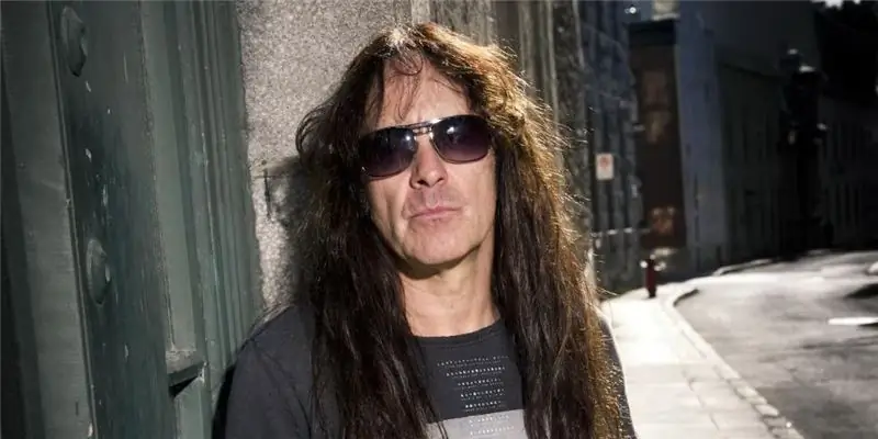 Стив Харрис Чистая стоимость: Вики, женат, семья, свадьба, зарплата, братья и сестры