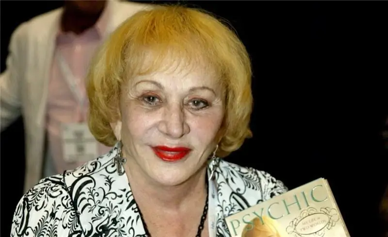 Сильвия Браун Собственный капитал: Вики, замужем, семья, свадьба, зарплата, братья и сестры