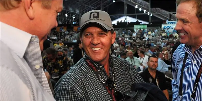 Рон Пратте Собственный капитал: Вики, женат, семья, свадьба, зарплата, братья и сестры