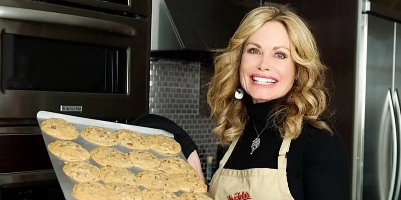 Дебби Филдс Собственный капитал: Вики, В браке, Семья, Свадьба, Заработная плата, Братья и сестры