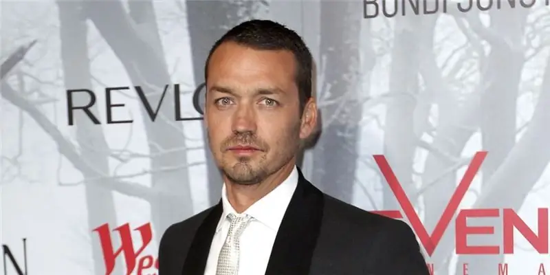 Руперт Сандерс Собственный капитал: Вики, женат, семья, свадьба, зарплата, братья и сестры