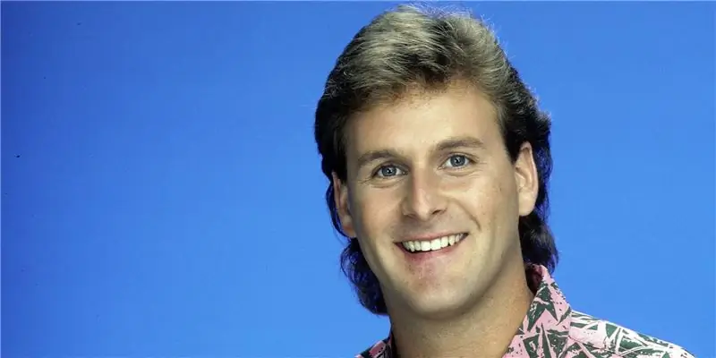 Дэйв Кулиер Собственный капитал: Вики, женат, семья, свадьба, зарплата, братья и сестры