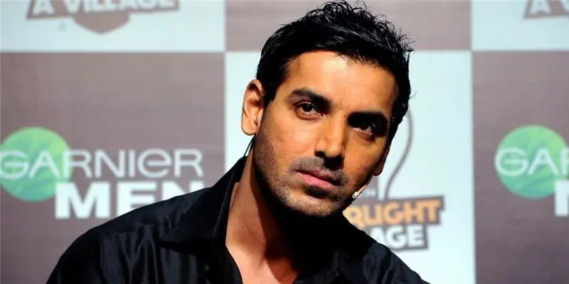 Джон Абрахам Чистая стоимость: Вики, женат, семья, свадьба, зарплата, братья и сестры