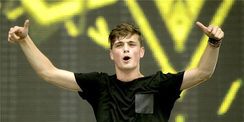 Мартин Гаррикс Собственный капитал: Вики, женат, семья, свадьба, зарплата, братья и сестры