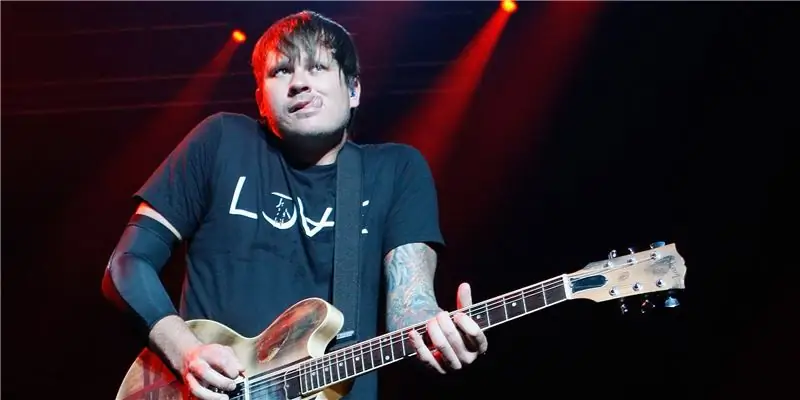 Состояние Тома Делонга: Вики, женат, семья, свадьба, зарплата, братья и сестры